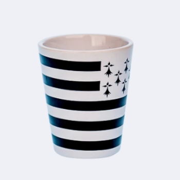 Espressotasse aus Porzellan mit Gwenn ha Du – der bretonischen Flagge in Schwarz-Weiß